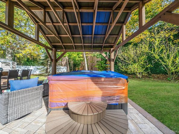 785 Franklyn Avenue, Bohemia NY 11716