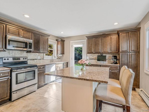 785 Franklyn Avenue, Bohemia NY 11716