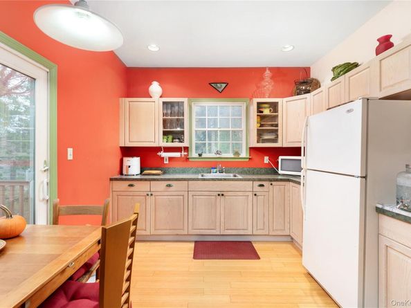 20 Stony Road, Stony Brook NY 11790