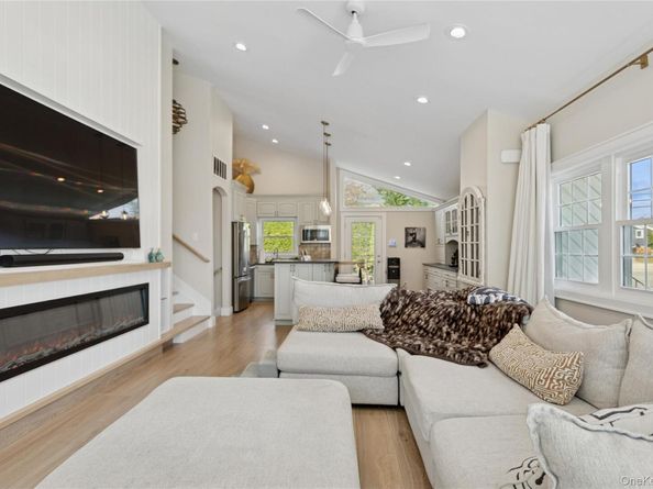 2 Leamington St, Lido Beach NY 11561