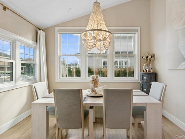 2 Leamington St, Lido Beach NY 11561