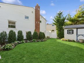 2 Leamington St, Lido Beach NY 11561