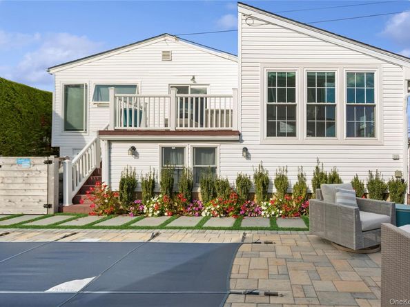 2 Leamington St, Lido Beach NY 11561