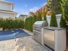 2 Leamington St, Lido Beach NY 11561