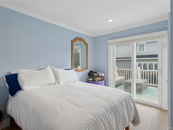 2 Leamington St, Lido Beach NY 11561