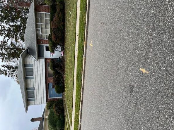 372 Woodbridge Lane, Jericho NY 11753