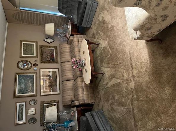 372 Woodbridge Lane, Jericho NY 11753