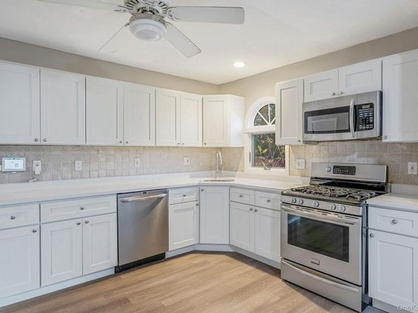 23 Dellmarie Lane, Nesconset NY 11767