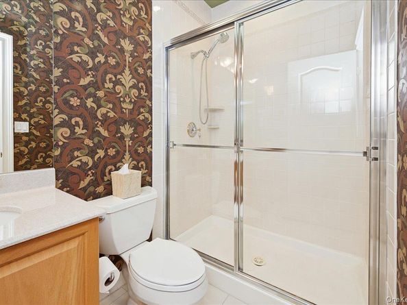 51 Windwatch Dr. Drive 51, Hauppauge NY 11788