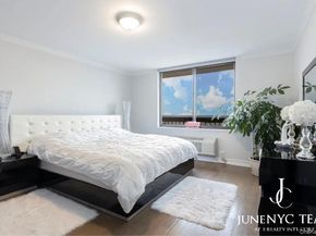 152-18 Union Turnpike 204K, Flushing NY 11367