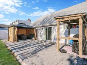 616 Kenmore Avenue, Copiague NY 11726