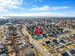 616 Kenmore Avenue, Copiague NY 11726