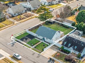 616 Kenmore Avenue, Copiague NY 11726