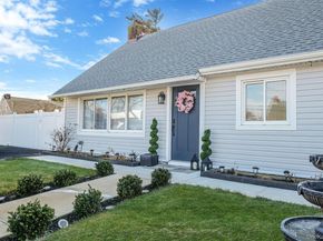 616 Kenmore Avenue, Copiague NY 11726