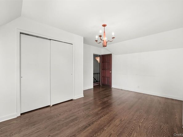 94 Parkway E, Mount Vernon NY 10552