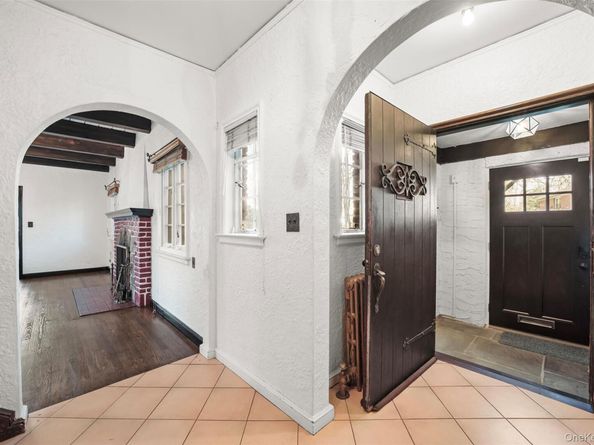 94 Parkway E, Mount Vernon NY 10552