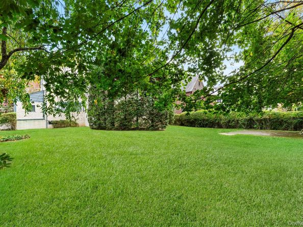 94 Parkway E, Mount Vernon NY 10552