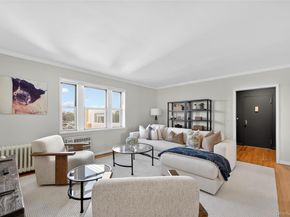 360 Stewart Avenue 3F, Garden City NY 11530