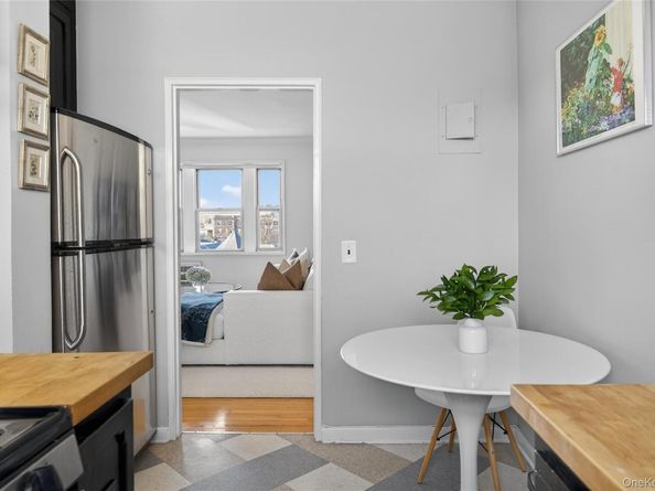 360 Stewart Avenue 3F, Garden City NY 11530