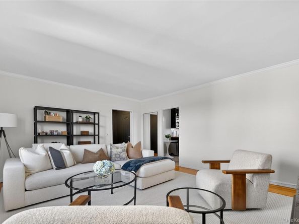 360 Stewart Avenue 3F, Garden City NY 11530