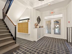 360 Stewart Avenue 3F, Garden City NY 11530