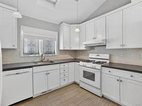 23 Berrybush Lane, Hastings-on-Hudson NY 10706