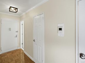 25 Chapel Pl. 1B, Great Neck NY 11021