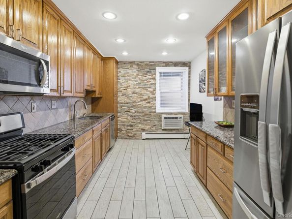 25 Chapel Pl. 1B, Great Neck NY 11021