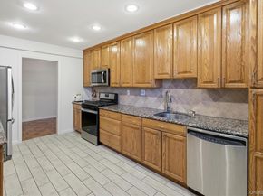 25 Chapel Pl. 1B, Great Neck NY 11021