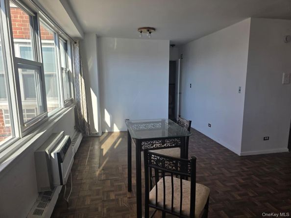 16420 Highland Avenue 2V, Jamaica Hills NY 11432