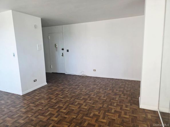 16420 Highland Avenue 2V, Jamaica Hills NY 11432