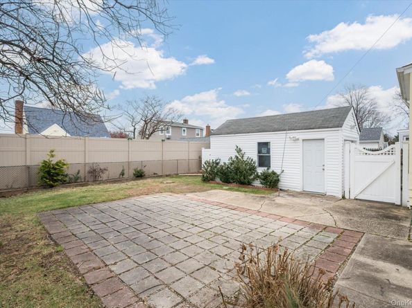 20 Kenneth Avenue, Bellmore NY 11710