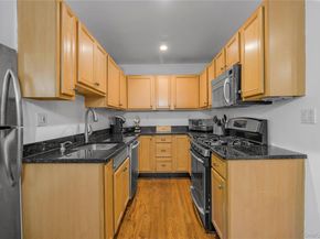 13 Bryant Cres 1D, White Plains NY 10605