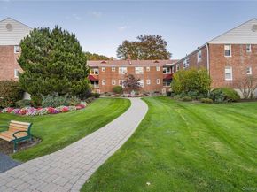 13 Bryant Cres 1D, White Plains NY 10605