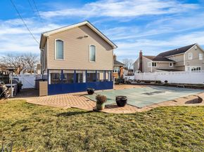 44 Colony Lane, Syosset NY 11791
