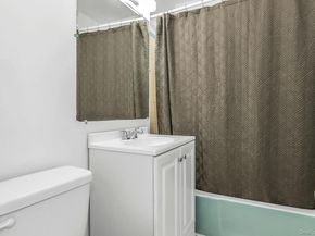 75 Noble 121, Lynbrook NY 11563