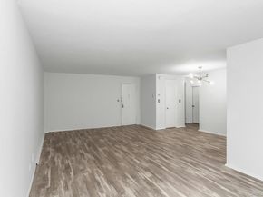 75 Noble 121, Lynbrook NY 11563