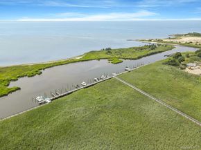 24 Spinnaker Lane 24, East Patchogue NY 11772