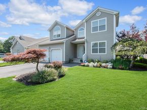 24 Spinnaker Lane 24, East Patchogue NY 11772