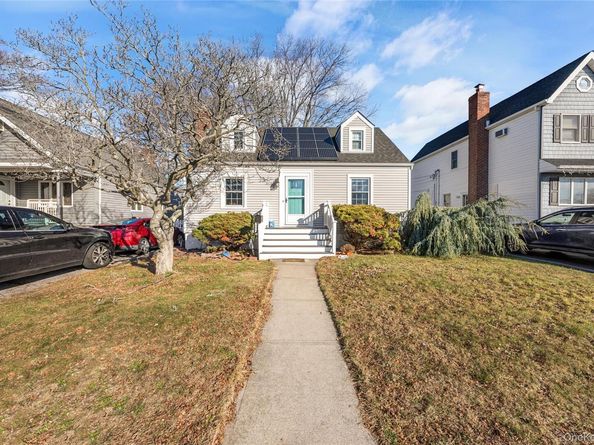 222 Lido Parkway, Lindenhurst NY 11757