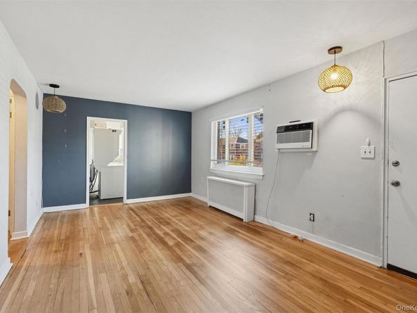 255-02 73rd Avenue A, Glen Oaks NY 11004