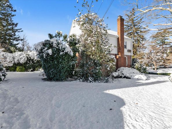 22 Hathaway Drive, Garden City NY 11530