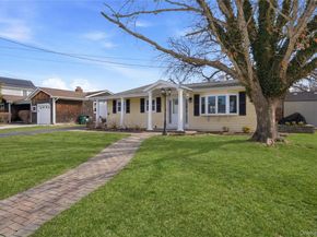 25 Dolphin Road, East Quogue NY 11942