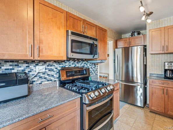 18-55 Corporal Kennedy ST 6H, Bayside NY 11360