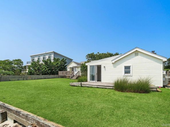 35 Gardners Lane, Hampton Bays NY 11946