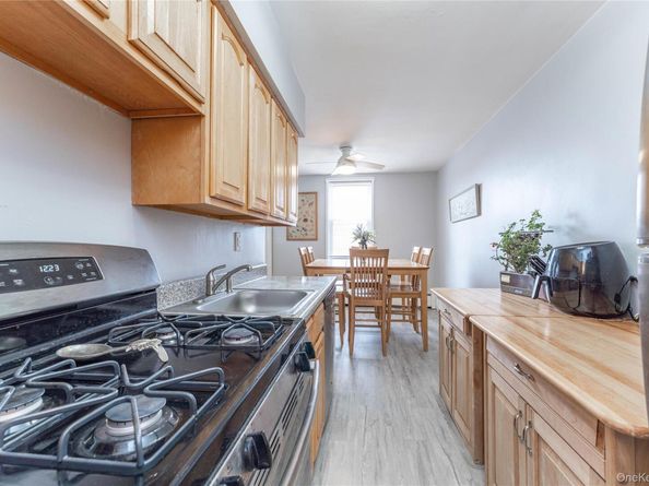 60 Hempstead Avenue 2K, Lynbrook NY 11563