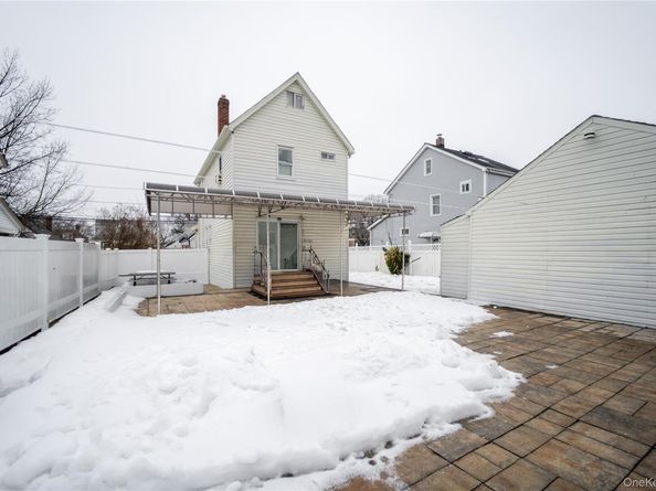 95-11 238th Street, Floral Park NY 11001