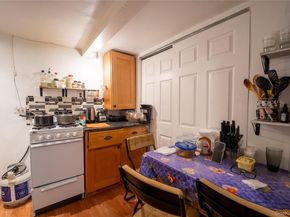 95-11 238th Street, Floral Park NY 11001