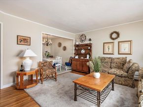 31 Walnut Avenue, South Farmingdale NY 11735