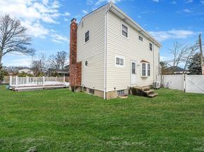 38 Pamlico Avenue, Ronkonkoma NY 11779